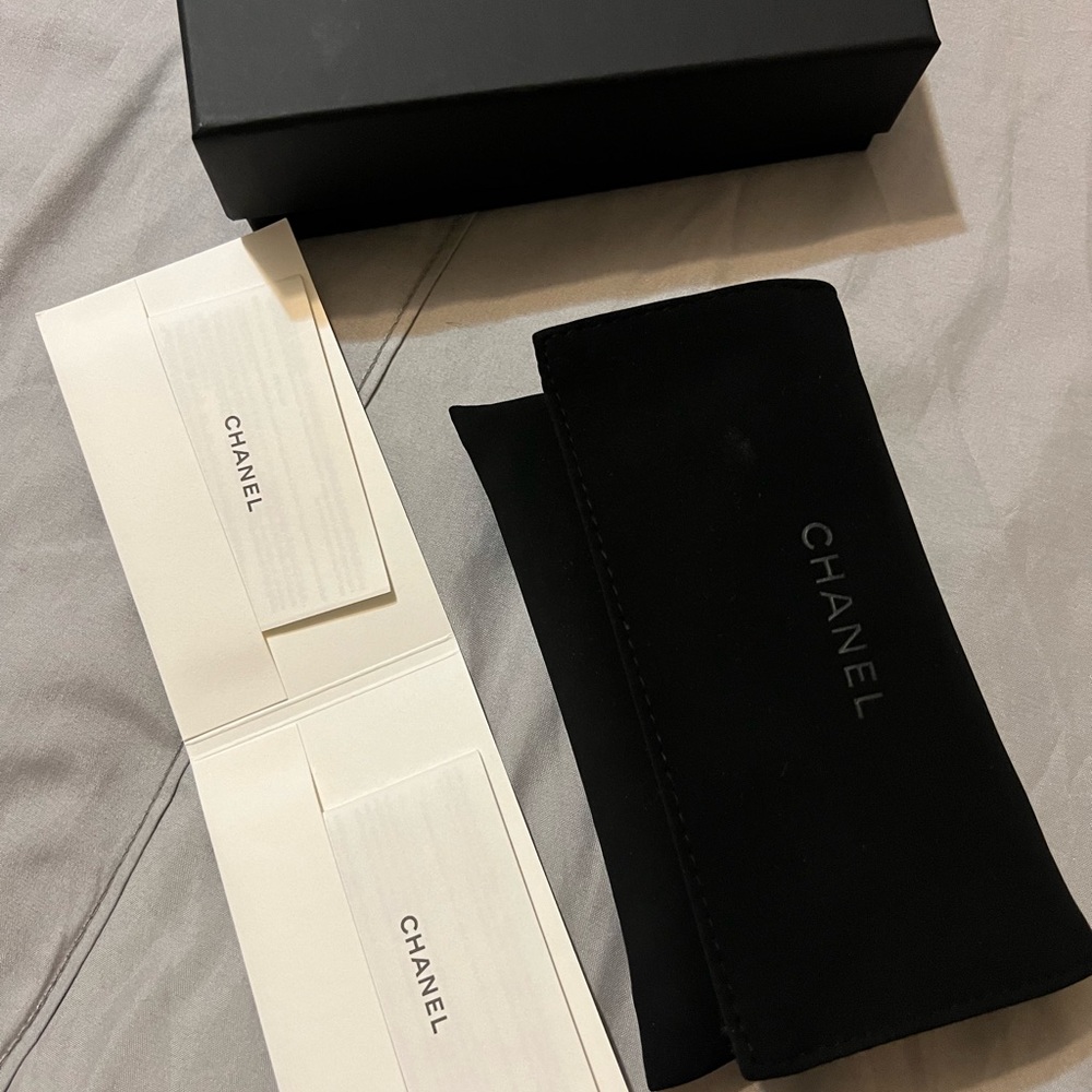 Chanel Black Leather Wallet - Picture 6 of 7